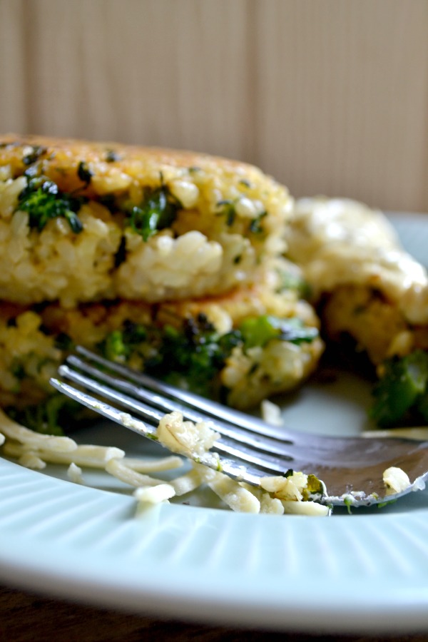 cheesy broccolini brown rice patties