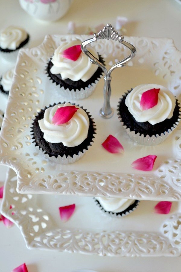 fudgy vegan beet cupcakes