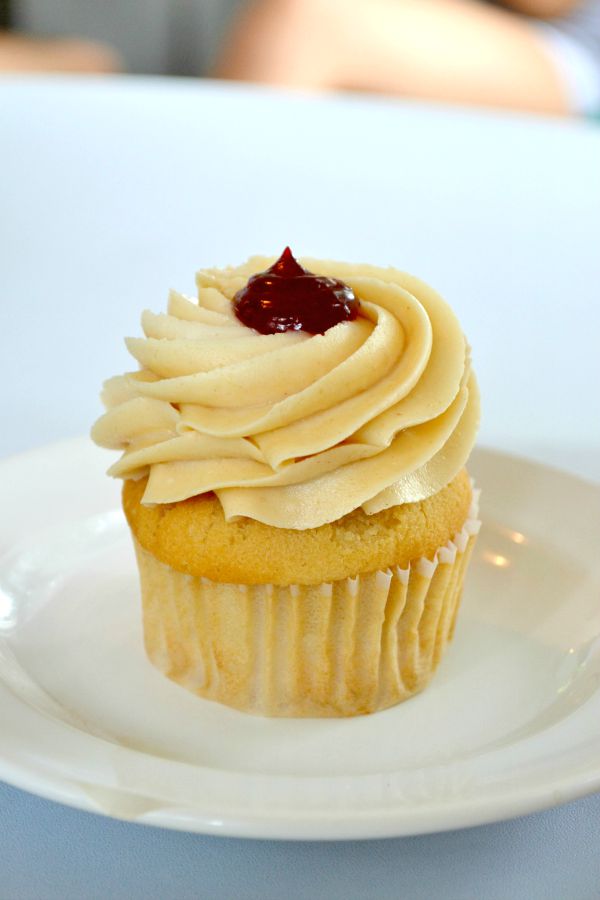 vegan PB&J cupcake